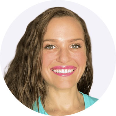 A headshot of remote personal trainer Carrie